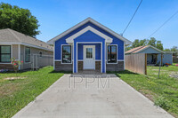 Building Photo - 620 E Llano Grande St