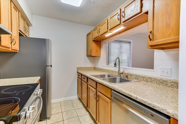Building Photo - 208 W Buena Vista Ave