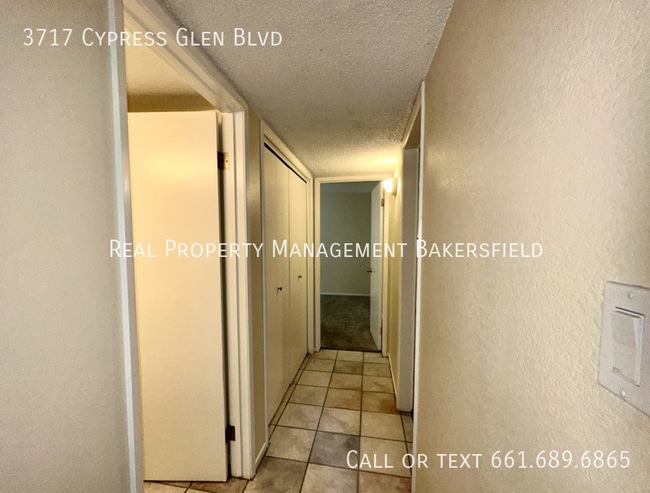 Building Photo - 3717 Cypress Glen Blvd