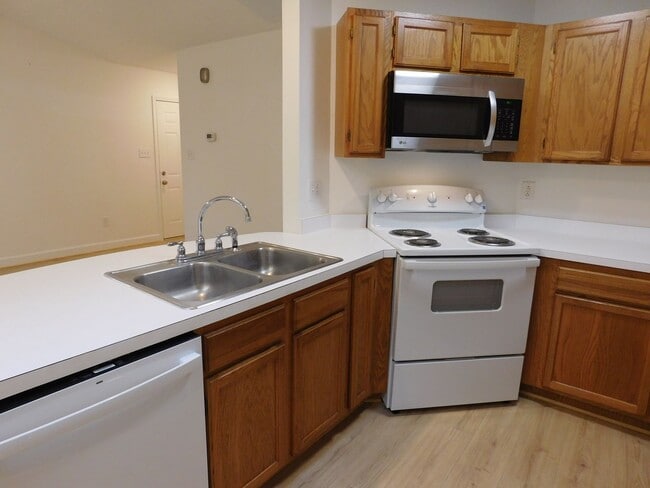 Building Photo - 208 Tobiano Dr