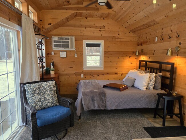 Primary Photo - Forest Lake