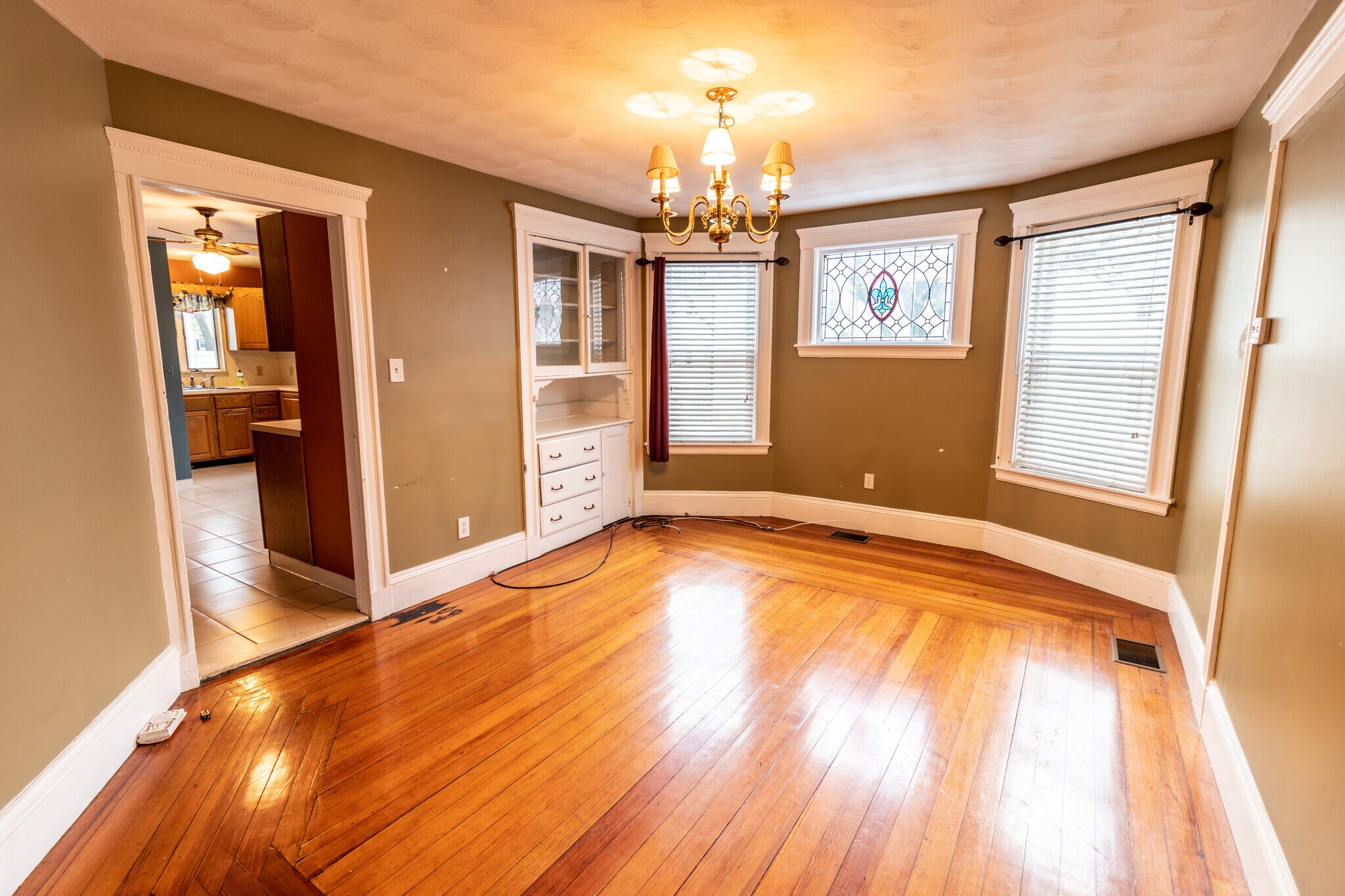 Building Photo - 162 Walnut St