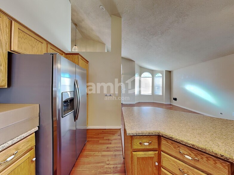 Building Photo - 3595 S Feulner Dr