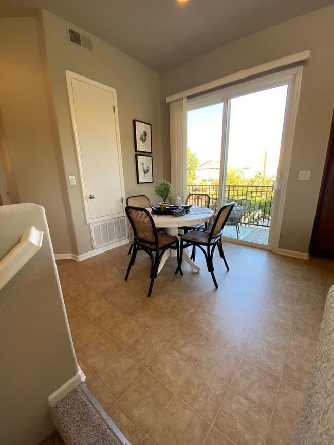 Building Photo - Contemporary 3 Bedroom Capital Village Townhome