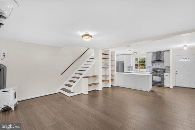 Building Photo - 2813 Mosby St