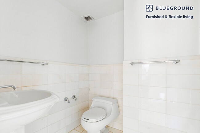 Building Photo - 30 Park Ave