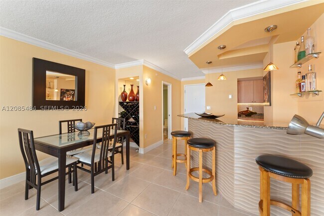 Building Photo - 6917 Collins Ave