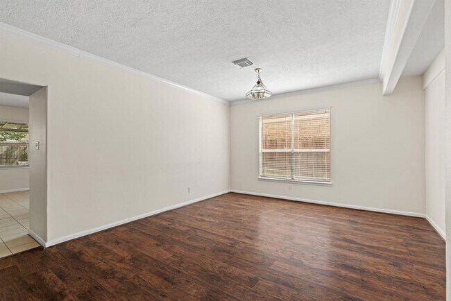 Building Photo - 15810 Mission View Ct