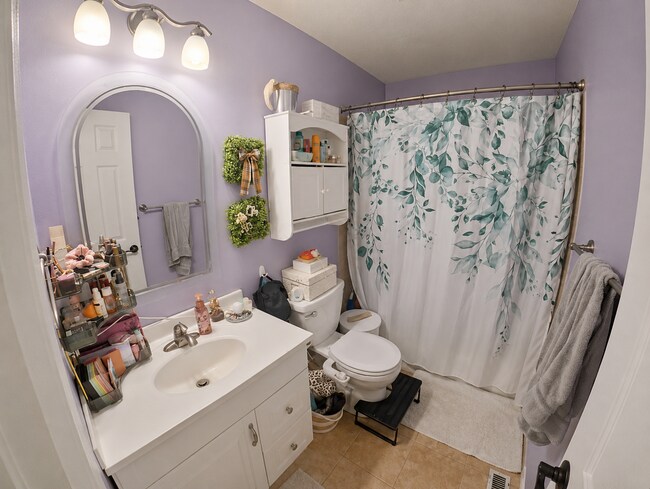 Building Photo - Indoor Balcony + Pet Friendly + Fenced In Yard + Attached Garage + Washer & Dryer Included! Avail...