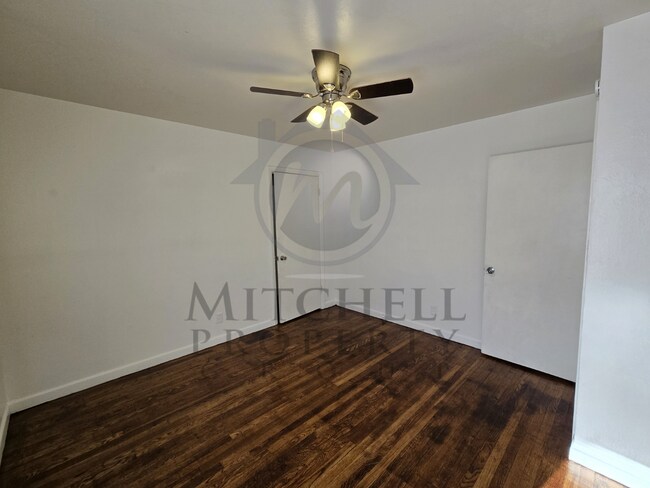 Building Photo - Spacious 4 bedroom home ready to rent!