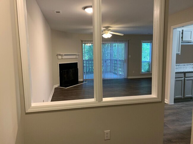 Building Photo - 4631