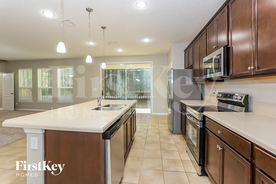 Building Photo - 86041 Aladdins Way