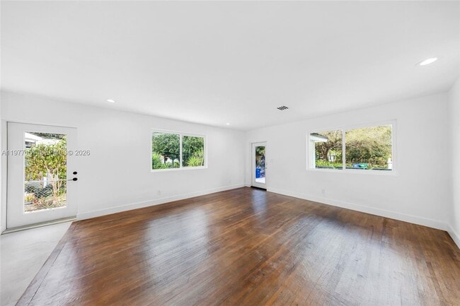 Building Photo - 250 NW 98th St