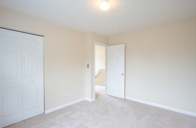 Building Photo - 247 Academy Ln
