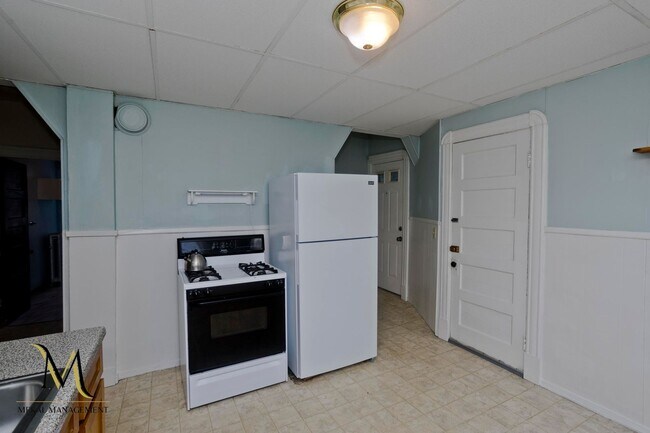 Building Photo - 43 Elmdale St