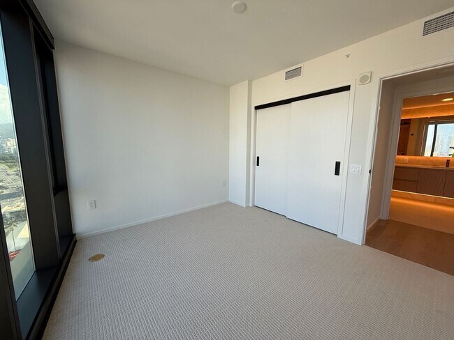 Building Photo - Park at Ward Village 2 bedroom 1 bath 2 parking stalls available now!