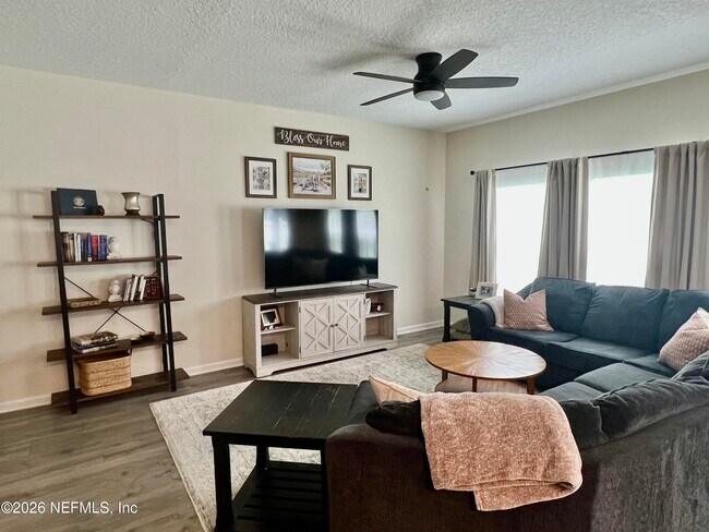 Building Photo - 5030 Big Pine Dr