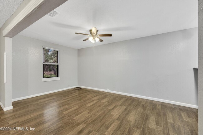 Building Photo - 1722 W 30th St
