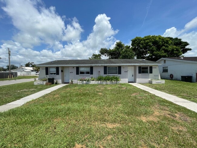 Primary Photo - 2/1 in New Port Richey