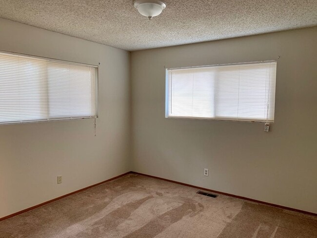 Building Photo - 3 bed 2 bath Monterey Home For Rent