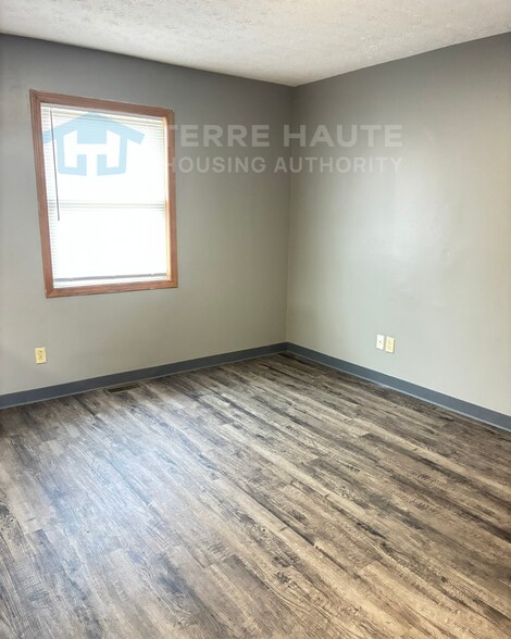 Dining Area - 1919 Tippecanoe St