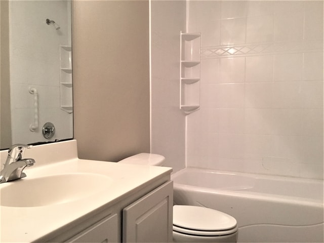 Building Photo - 10 Red Shirt Ct