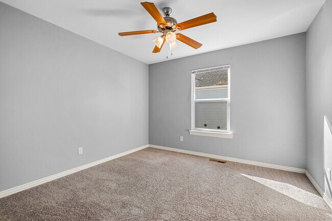 Building Photo - 1342 N Sicily Ln