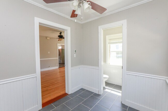 Building Photo - Cape Cod Rental Available in Norfolk!