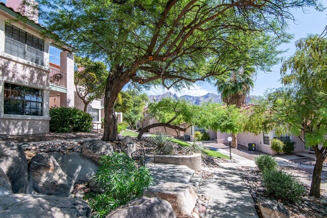 Building Photo - 6441 N Tierra De Las Catalinas