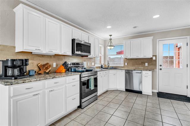 Building Photo - 600 Ashcrest Ct