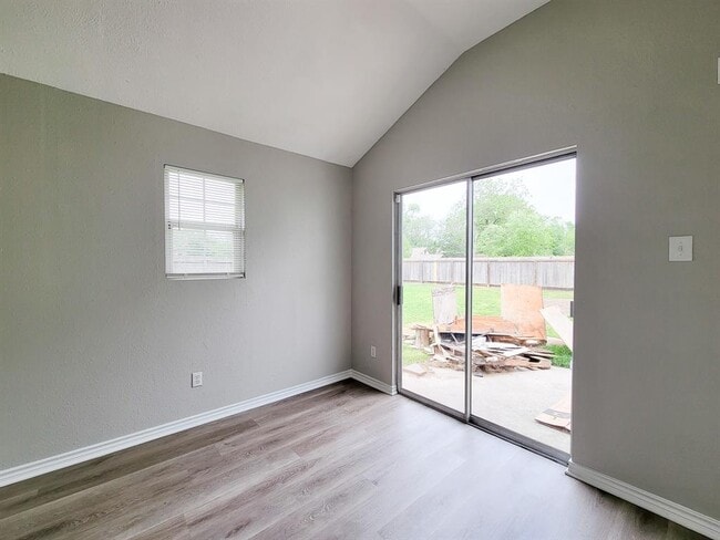 Building Photo - 15814 Murrelet Ct