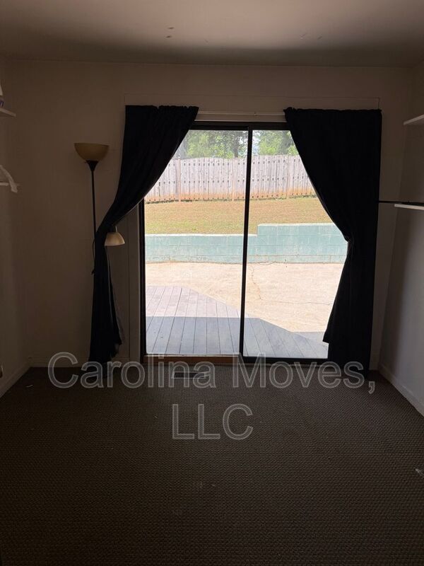 Building Photo - 102 Woodhaven Ct