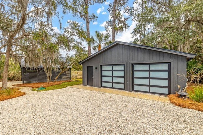 Building Photo - 6201 Frederica Rd