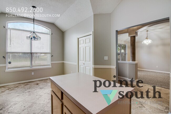 Building Photo - 404 Ridge Wood Cir