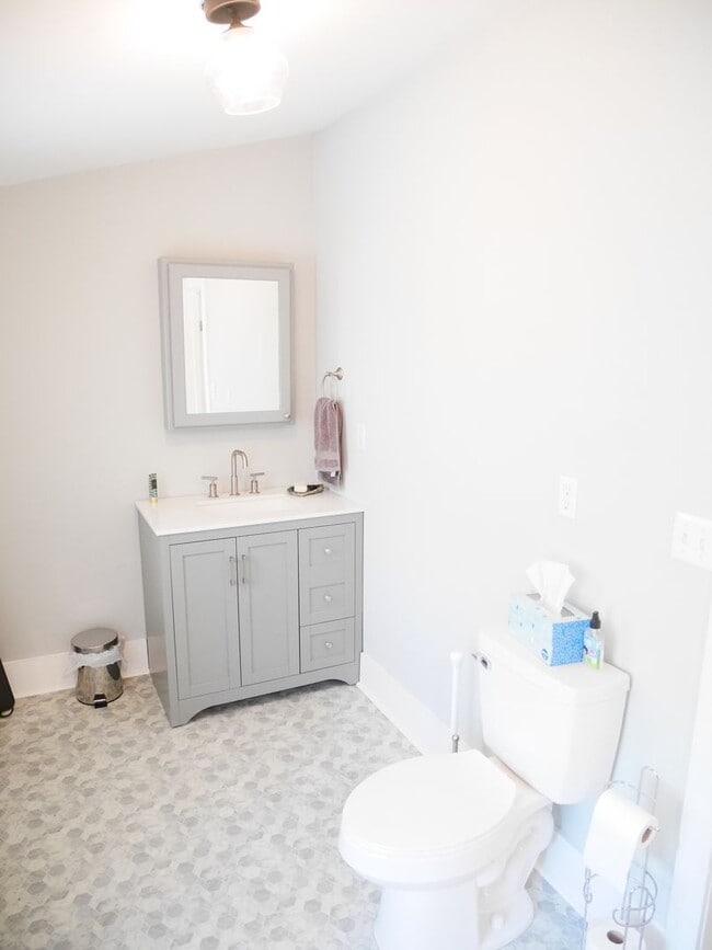 Building Photo - Charming 3-Bedroom Home in Cambridge – Ste...