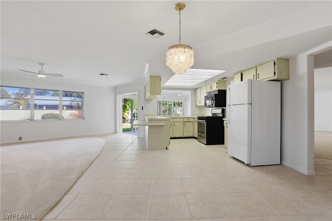 Building Photo - 135 Pebble Beach Blvd