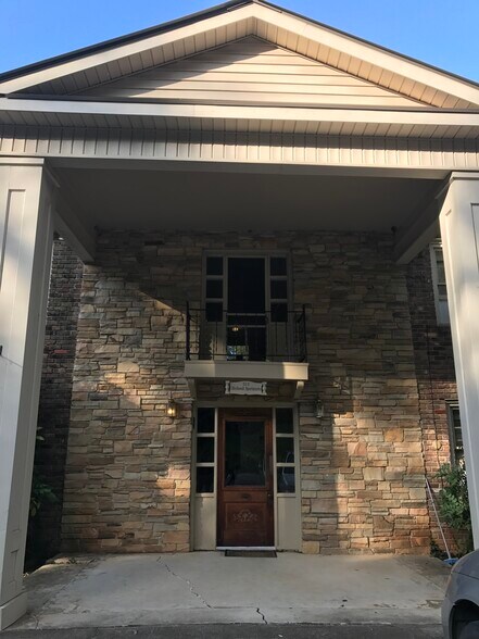Building Photo - 212 Westwood Dr