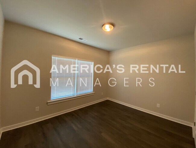 Building Photo - 460 Ridgeview Cir
