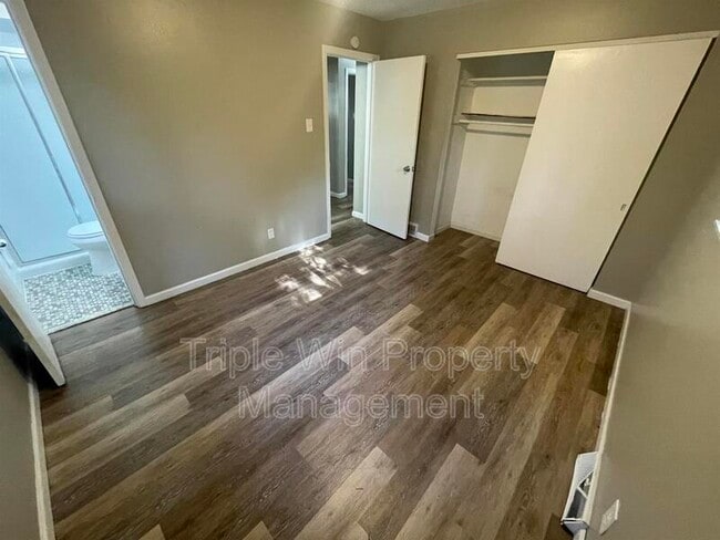 Building Photo - 11930 N Ranch Dr