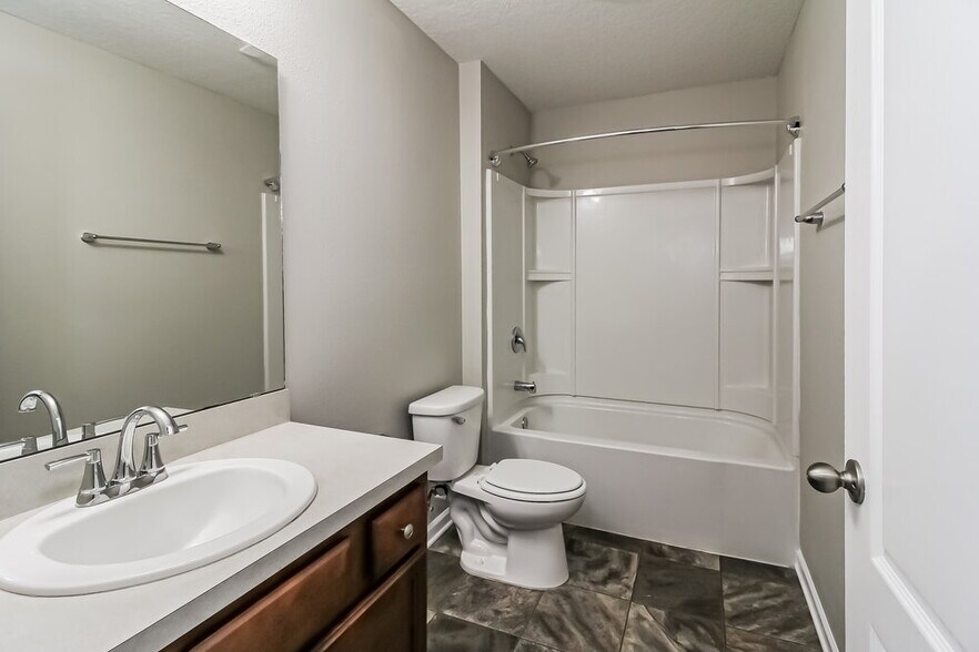 Building Photo - 95017 Timberlake Dr