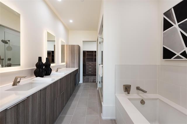 Building Photo - 3525 Normandy Ave