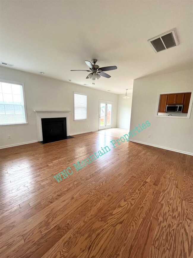 Building Photo - 224 E Hiawassee Rd