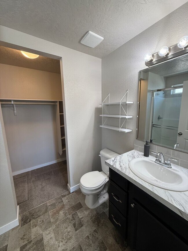 Building Photo - Fully Furnished All Utilities Included.