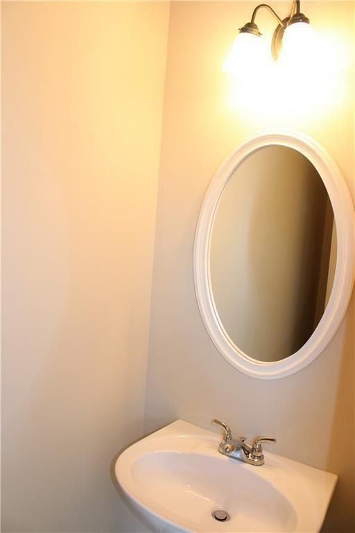 Building Photo - 810 Riverdance Dr