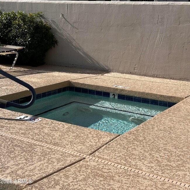 Building Photo - 7300 N Dreamy Draw Dr