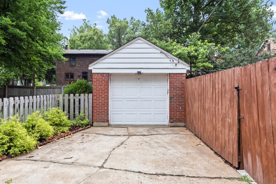Building Photo - 7254 Cornell Ave