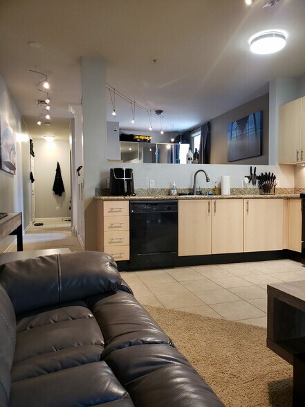 Building Photo - 1480 Broadway