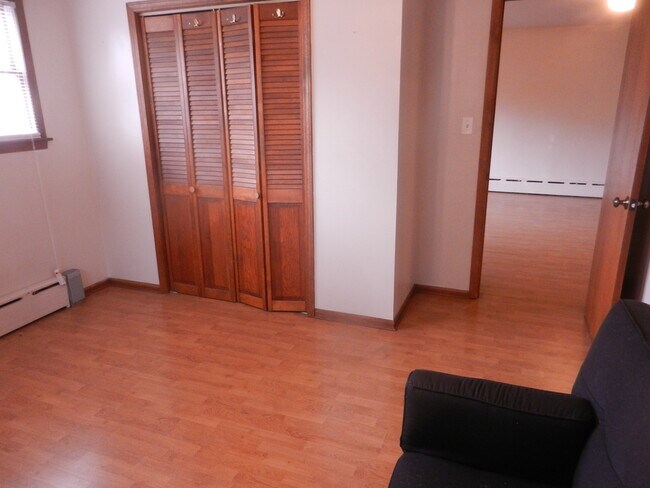 bedroom off kitchen - 818 N 11th Ave