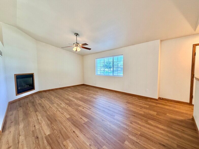 Building Photo - 275 S 21st Street Ct