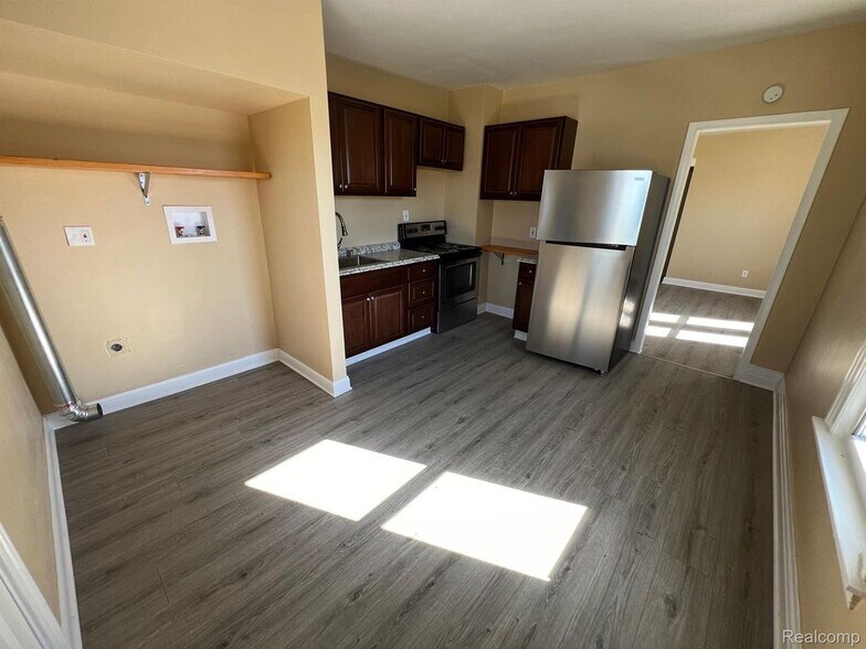 Building Photo - 4510 High St